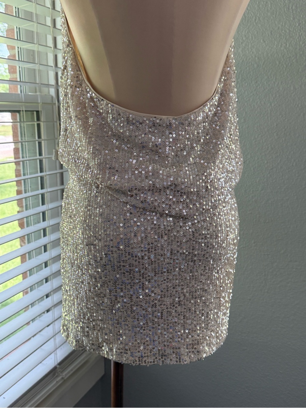 Lovers + friends Lyon Halter Sequin Dress Size Small - Picture 4 of 7